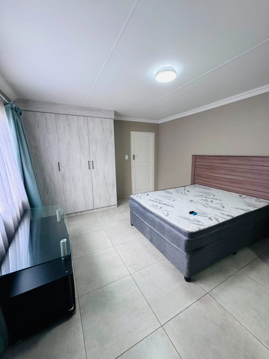 To Let 2 Bedroom Property for Rent in Meerhof North West